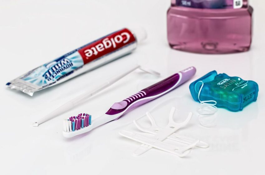  Best 5 Flossing Products that Dentists recommend